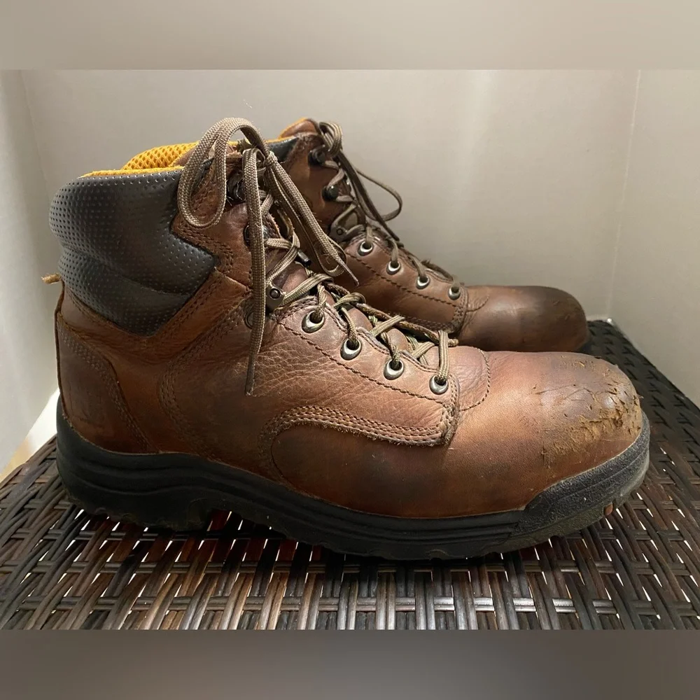 Timberland PRO Men's Brown Leather Lace-Up Work Boots with Black Sole safety toe